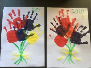 Anyák napi kézzel festett tulipáncsokor